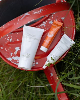 🌞 Slunce v létě pohladilo naši duši… ale co naši pleť? Po letních dnech si možná všímáte pigmentových skvrn nebo ztráty...